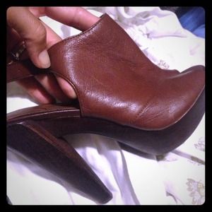 Aldo Brwn Leather Peep Toe Bootie Modern Wood Heel