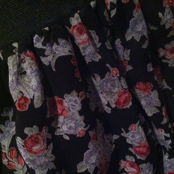 Romy Floral Skirt - Picture 4 of 4