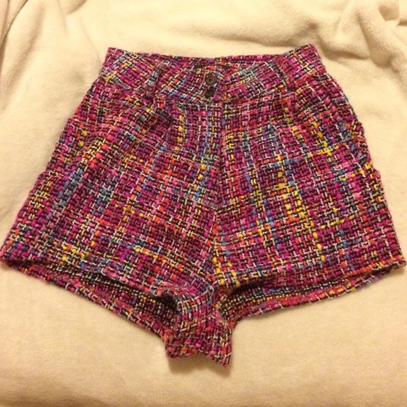 *bundle* High waisted shorts & lace skirt