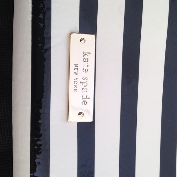 Kate Spade cream and black stripe purse - Picture 2 of 4