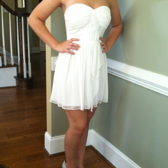 Dresses & Skirts - White dress with black sexy back