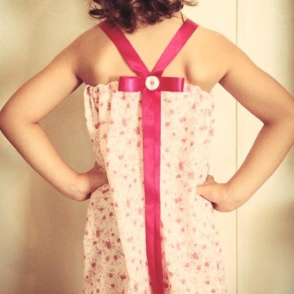 Vintage themed pink/cream flower bow dress