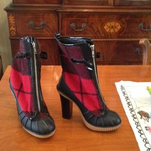 Michael kors boots. Size 7