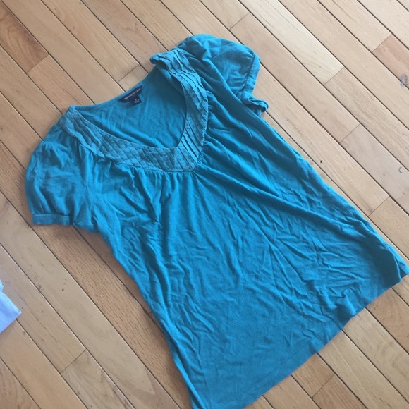 Blue Vneck banana republic shirt - Picture 3 of 4