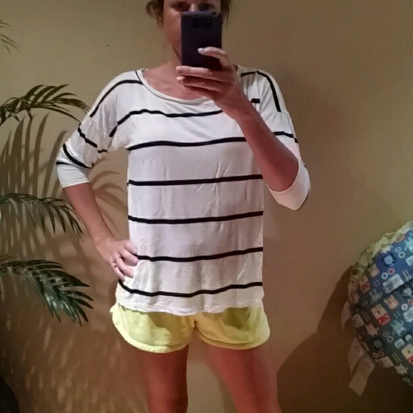 🎁Bundled🎁 Forever 21 shirt - Picture 3 of 4