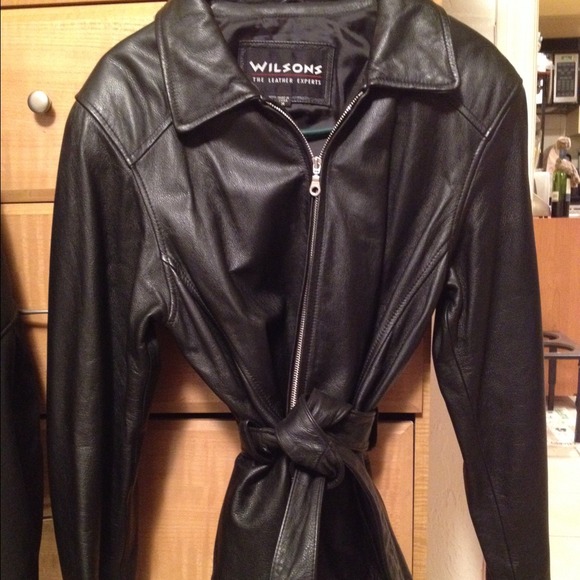 Ladies short leather jacket