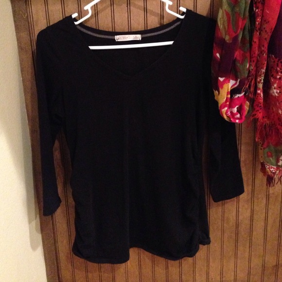🚫 SOLD IN BUNDLE XS black maternity t-shirt