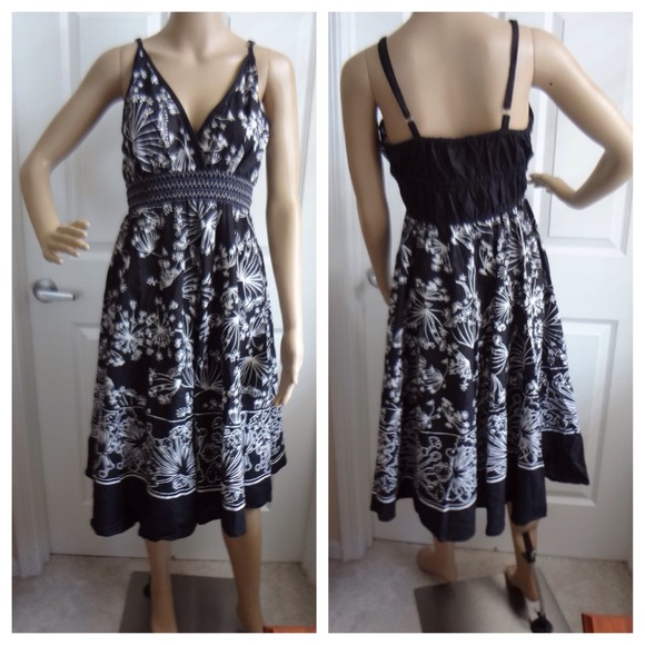 Black & white print casual dress - Picture 2 of 4