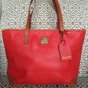 SOLD! DOONEY & BOURKE Charleston Shopper Lth Tote