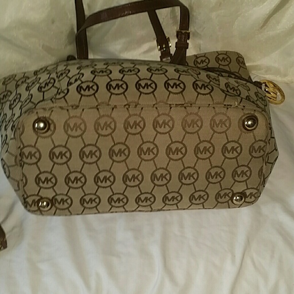 ❌❌❌❌SOLD ON OTHER APP ❌❌❌❌ - Picture 2 of 4