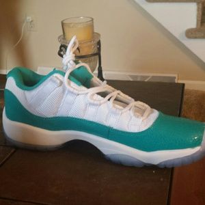 AQUA BLUE 11S