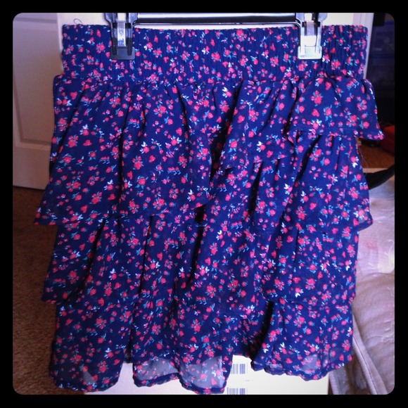 Floral layered skirt