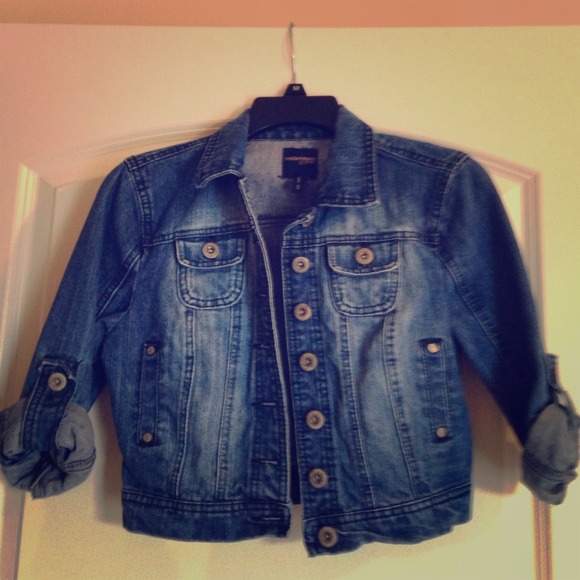 Crop denim jacket