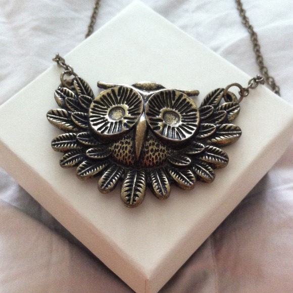 Gold Owl Necklace 🔸