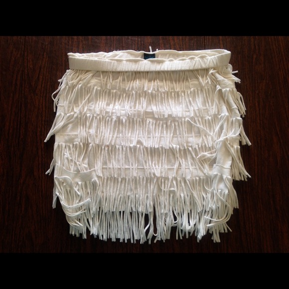 Retro White Skirt