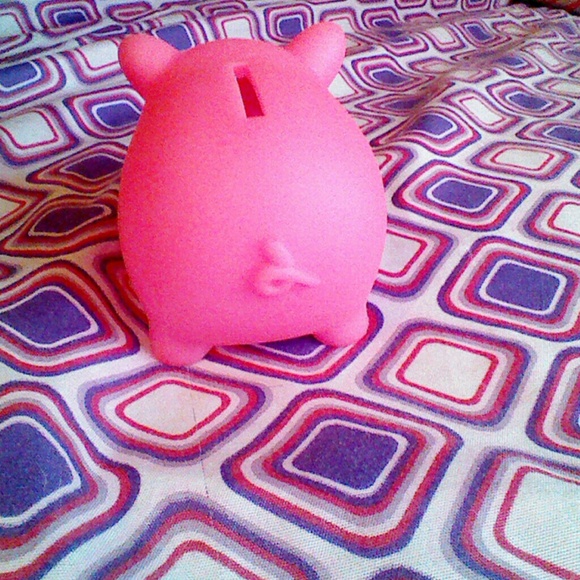 A piggy bank - Picture 4 of 4