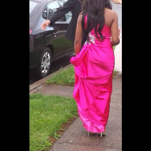 Floor length with train Anny Lee Evening gown.