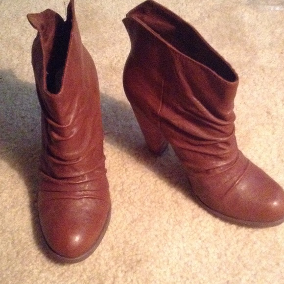 ✋TRADED... Seychelles brown booties - Picture 2 of 4
