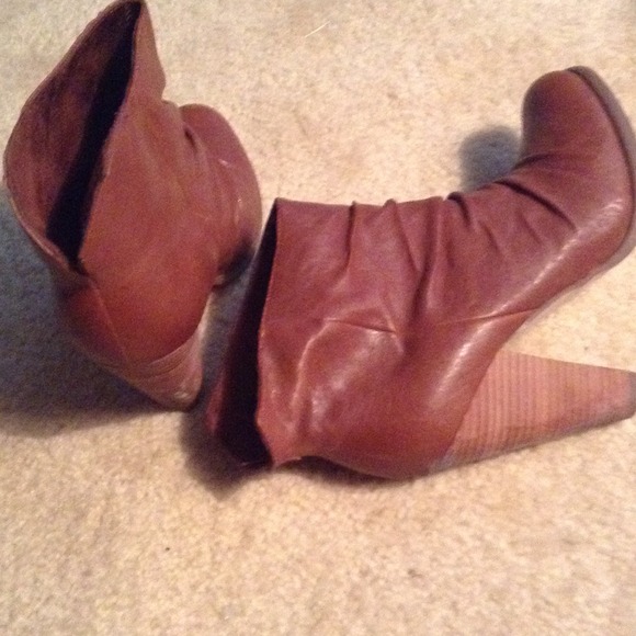 ✋TRADED... Seychelles brown booties - Picture 3 of 4