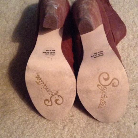 ✋TRADED... Seychelles brown booties - Picture 4 of 4