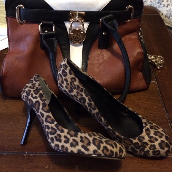 Leopard print Nine West pumps