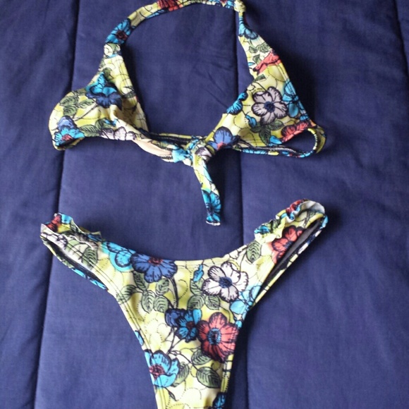 Thong bikini size small