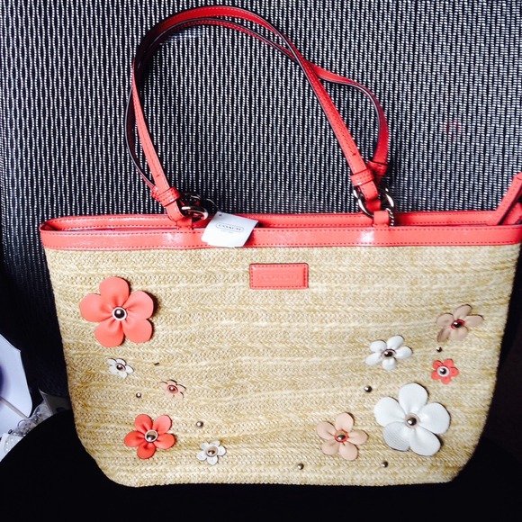 ON SALE !!!COACH handbag new with tags