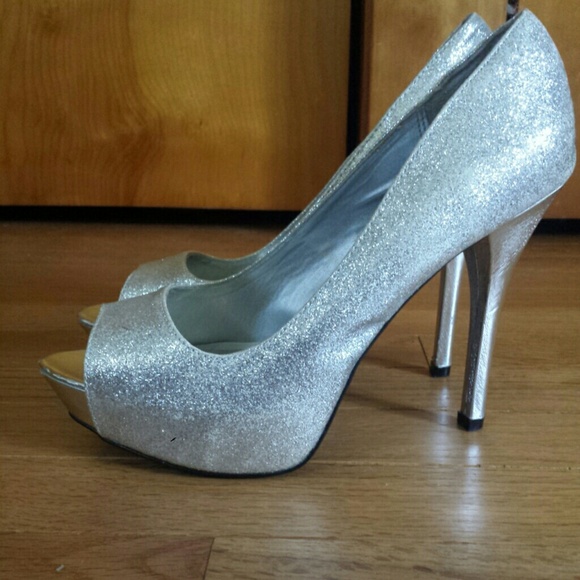 Silver Glitter Heels!