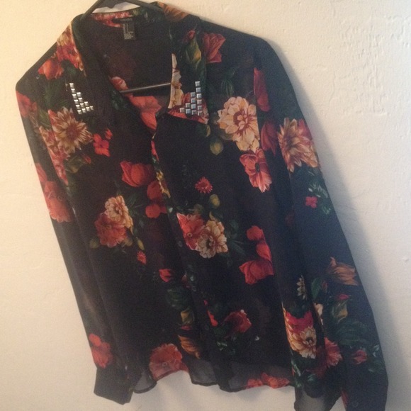 Floral button up top