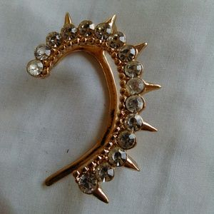 Spiked ear cuff