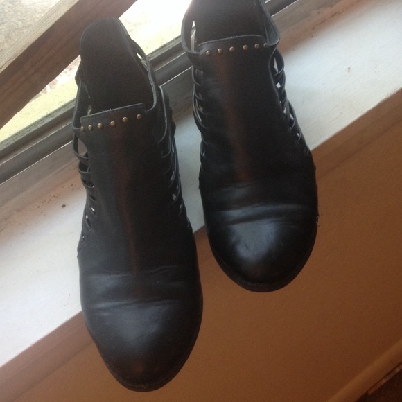 Black booties - Picture 2 of 2