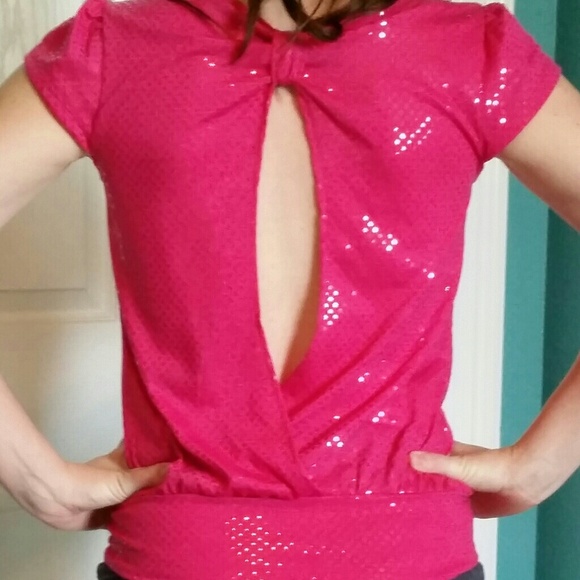 Express Open Back Top - Picture 2 of 4