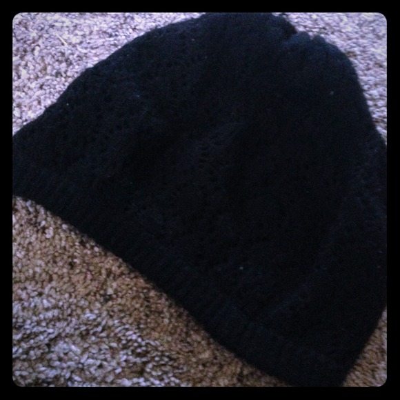 Black hobo beanie