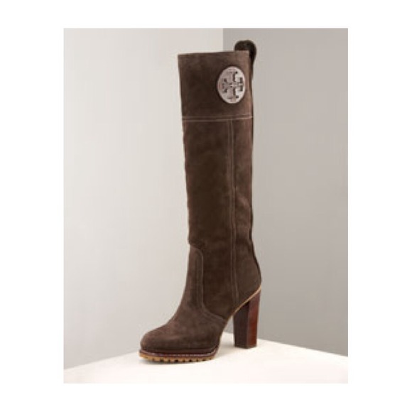 TORY BURCH TALL BROWN SUEDE BOOTS recommend size 7
