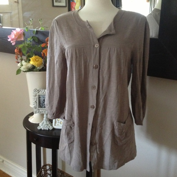 Grey cardigan