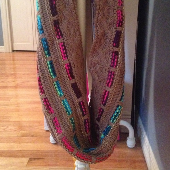 Steve Madden infinity scarf