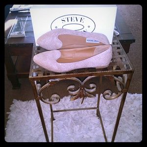 NIB Authentic Steve Madden Flats