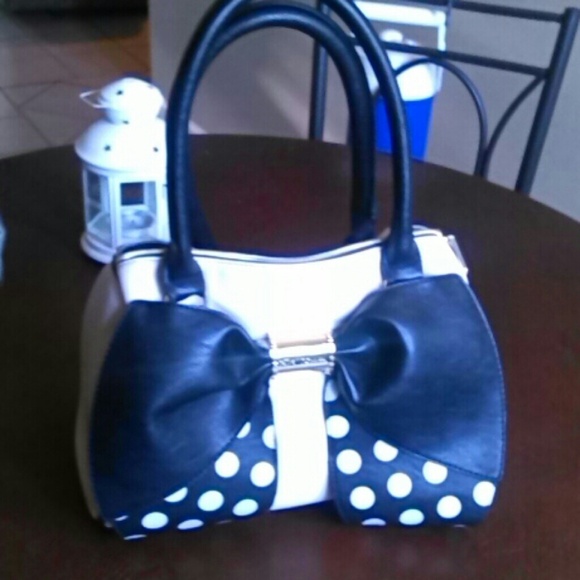 Betsey Johnson bow satchel