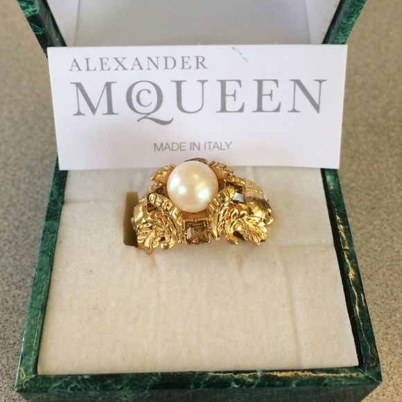 Alexander McQueen Pearl and Gold Skull Ring