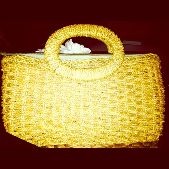 Straw summer🌾 top handle purse new condition