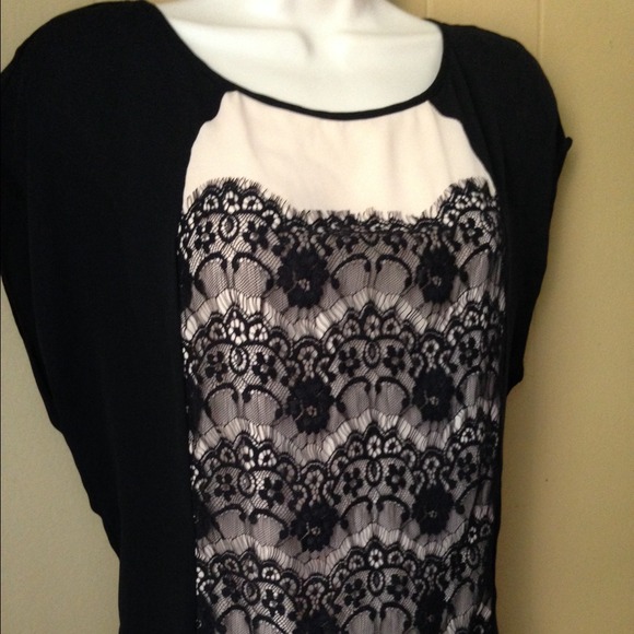 ✅Sold✅ Beautiful Black Lace Blouse - Picture 2 of 3