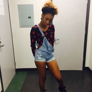 Long sleeved crop top