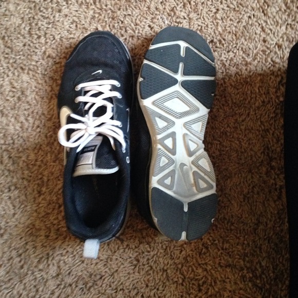 TRADED ❌ Nike running shoes - Picture 2 of 4
