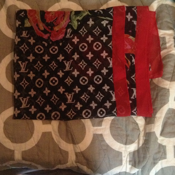 Louis Vuitton scarf