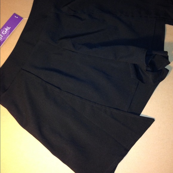 Shorts - Picture 2 of 2