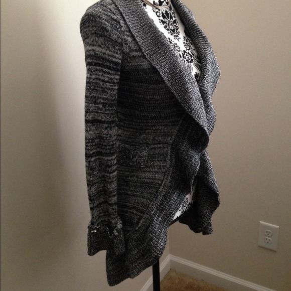 WHBM Sweater - Picture 3 of 4