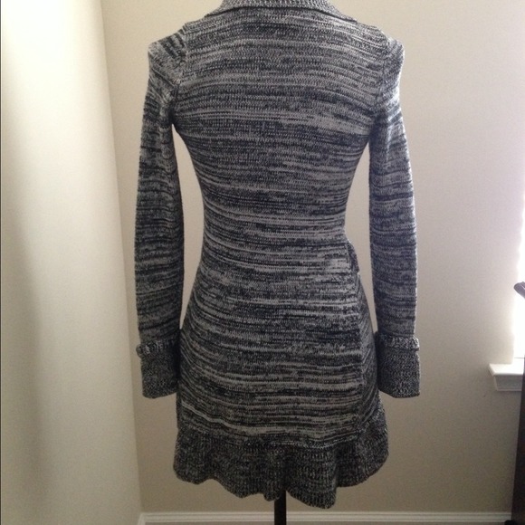 WHBM Sweater - Picture 4 of 4