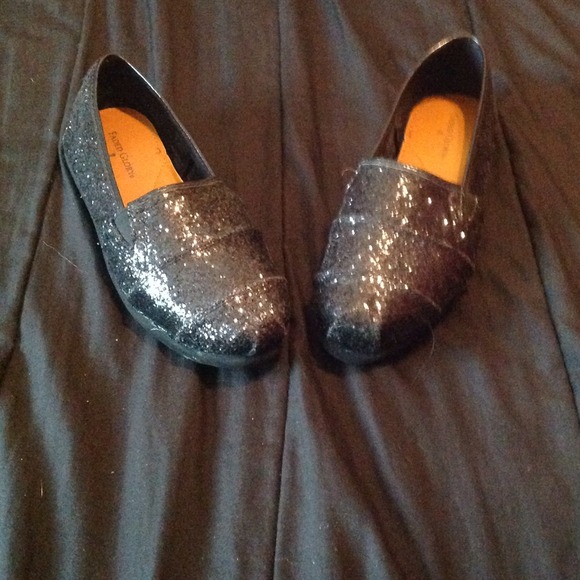 Black sparkly, faded glory shoes