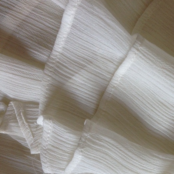 Lovely white skirt - Picture 2 of 4