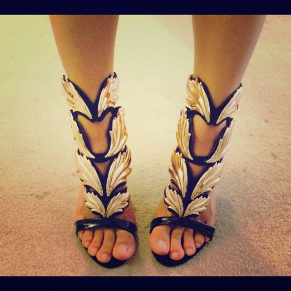 Gold embellishment Summer sandals👡💓👑